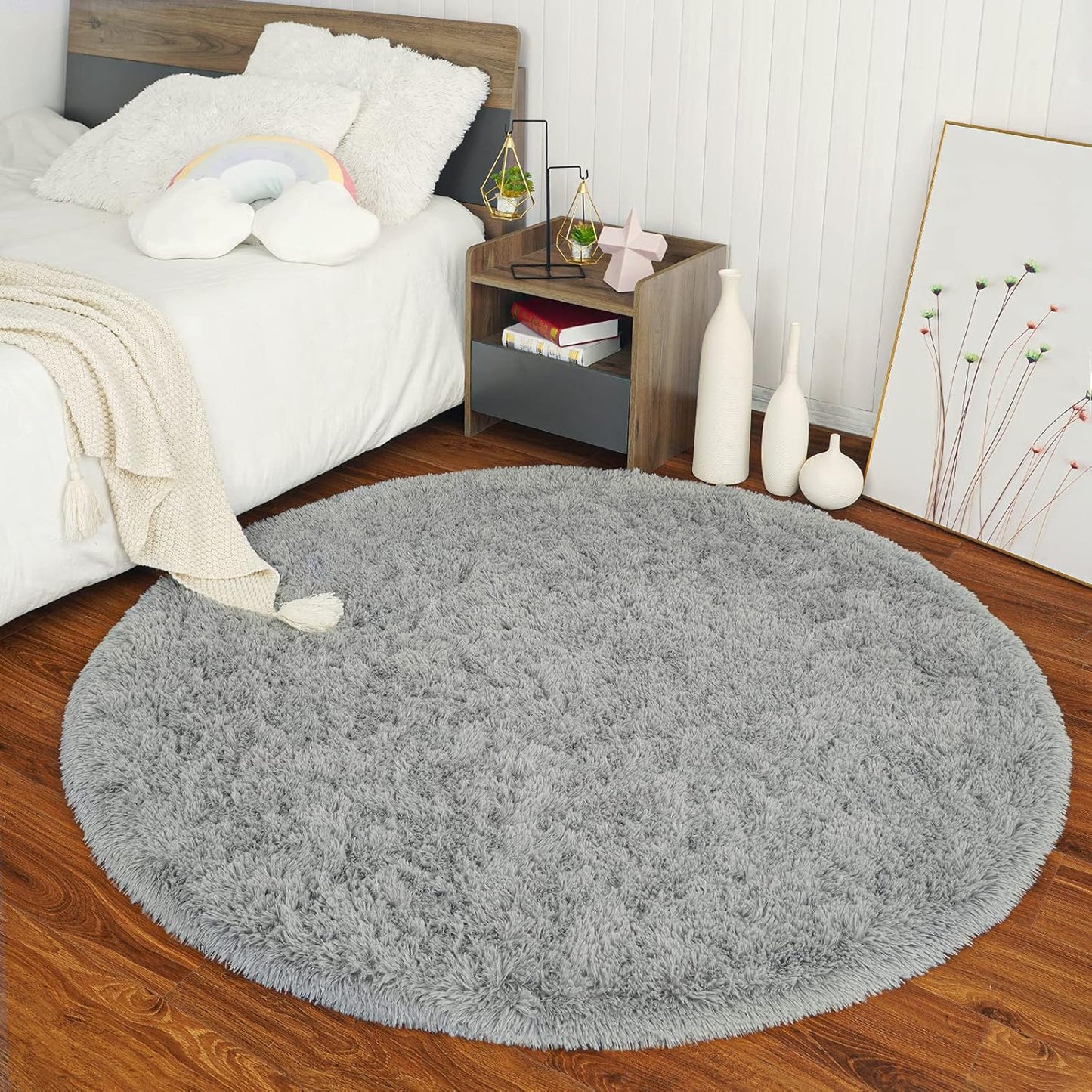Fluffy round Rug for Kids Room, Soft Circle Area Rugs for Girls Bedroom, Cute Princess Castle Nursery Rug Shaggy Circular Carpet for Teens Girls Baby Bedroom Home Decor, 4 X 4 Feet Grey