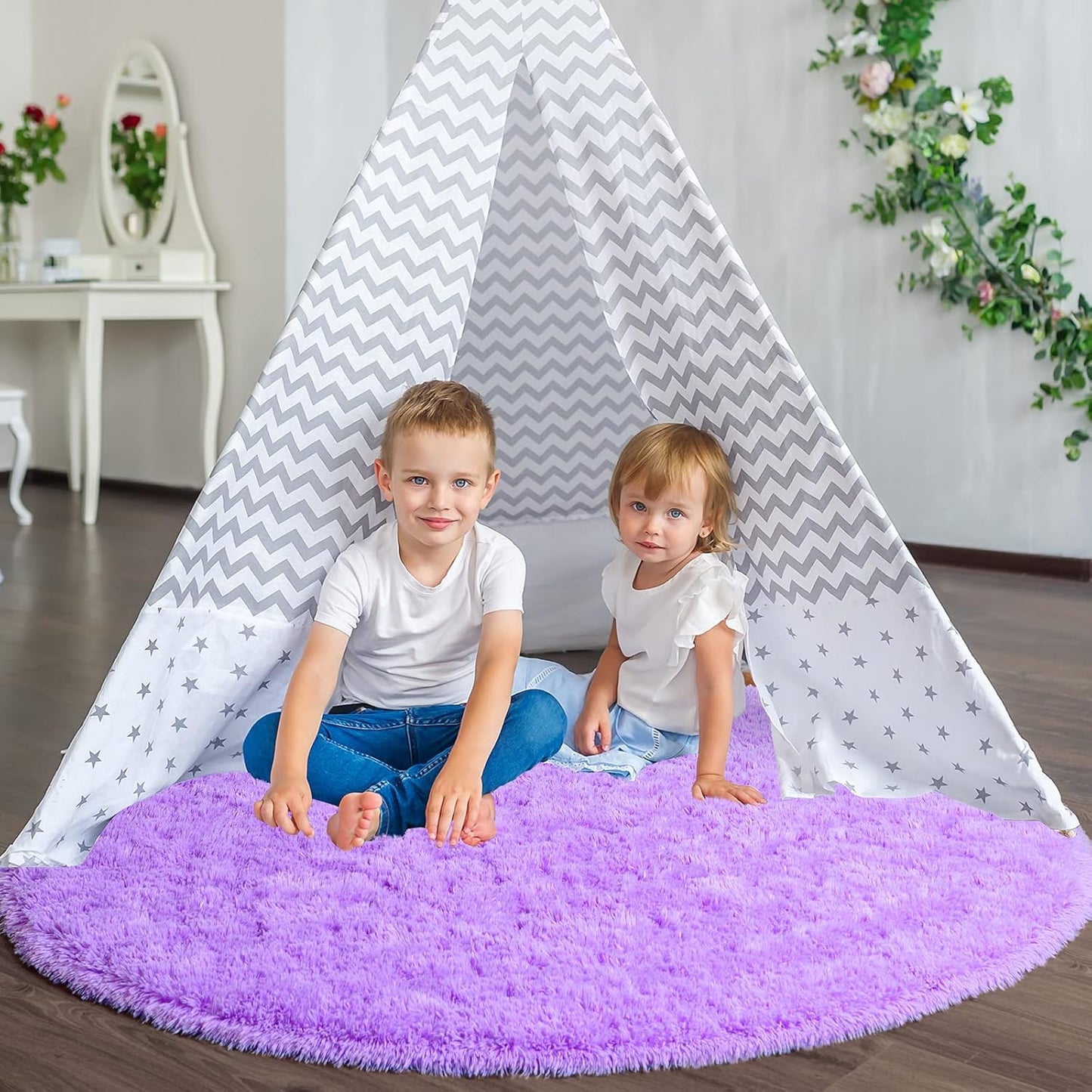 Fluffy round Rug for Kids Room, Soft Circle Area Rugs for Girls Bedroom, Cute Princess Castle Nursery Rug Shaggy Circular Carpet for Teens Girls Baby Bedroom Home Decor, 5 X 5 Feet Purple