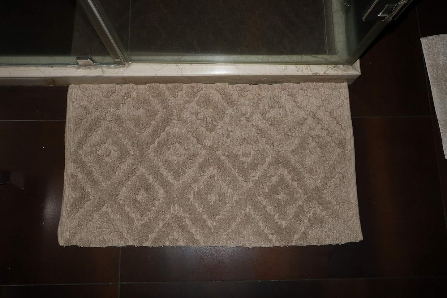 Luxury Cotton Tufted Bath Rug Floor Mat for Spa Vanity Shower Soft Machine Washable Bath Rug for Bathroom/Kitchen Water Absorbent Bedroom Area Rug (Taupe, 21" X 34")