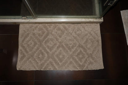 Luxury Cotton Tufted Bath Rug Floor Mat for Spa Vanity Shower Soft Machine Washable Bath Rug for Bathroom/Kitchen Water Absorbent Bedroom Area Rug (Taupe, 21" X 34")