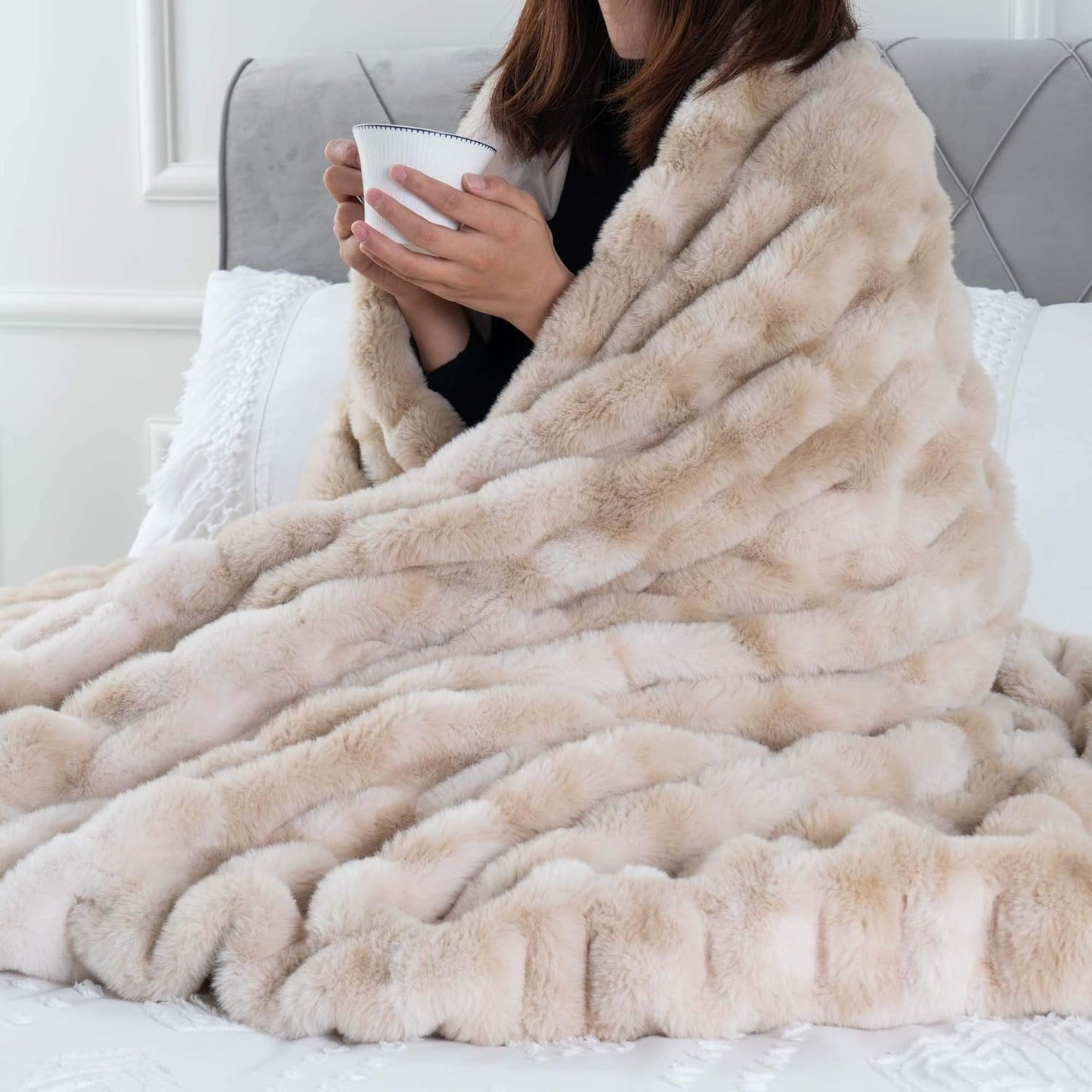 Ruched Luxurious Soft Beige Faux Fur Throw Blanket Fuzzy Plush Elegant with Reversible Mink Blanket for Sofa,Chair, Couch, Living Room, Home Decorative Blanket Tie Dye (Beige, 50"X60")