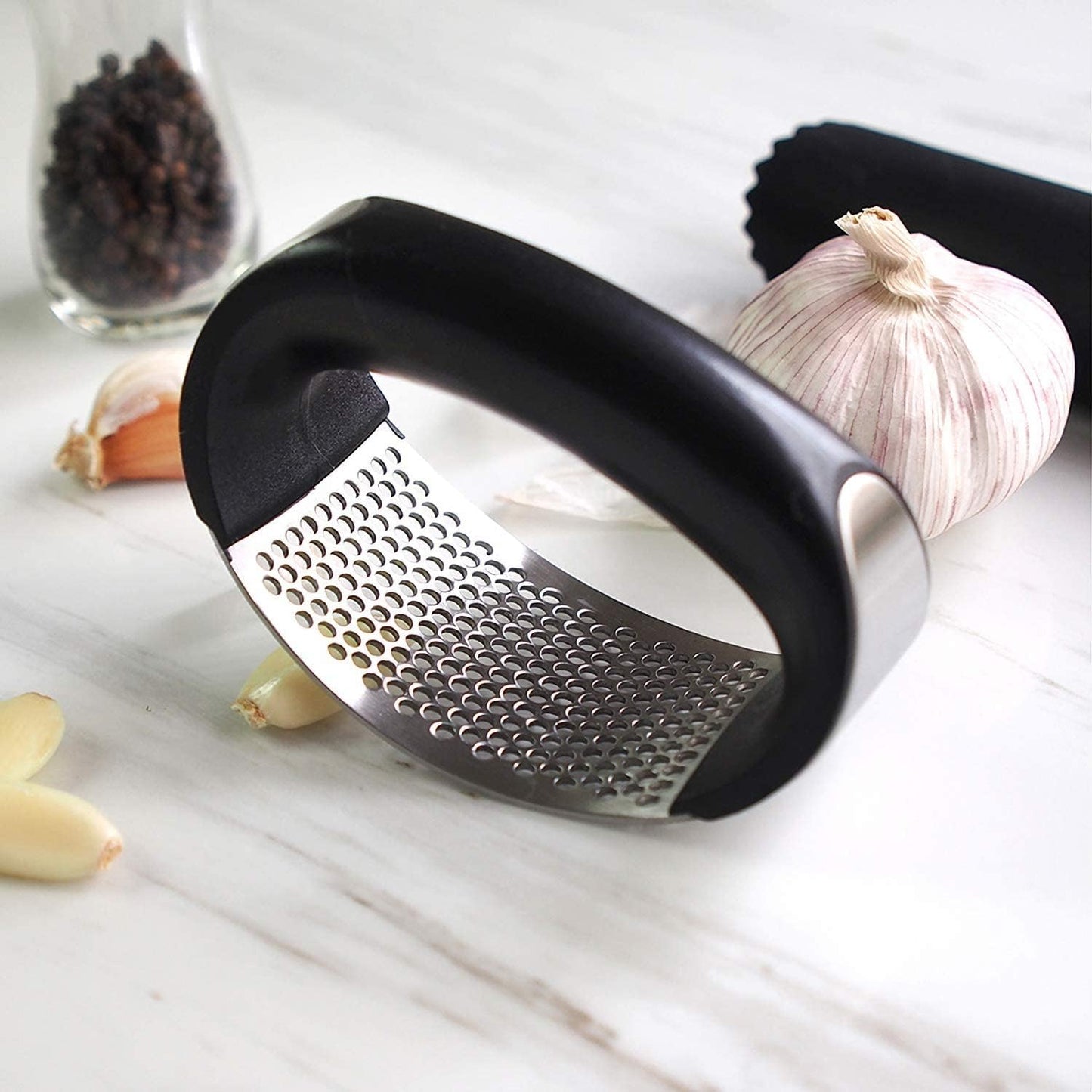 Garlic Press Rocker, Stainless Steel Garlic Mincer Crusher Professional Kitchen Gadgets Garlic Chopper with Ergonomic Handle Silicone Tube Peeler and Cleaning Brush Tool