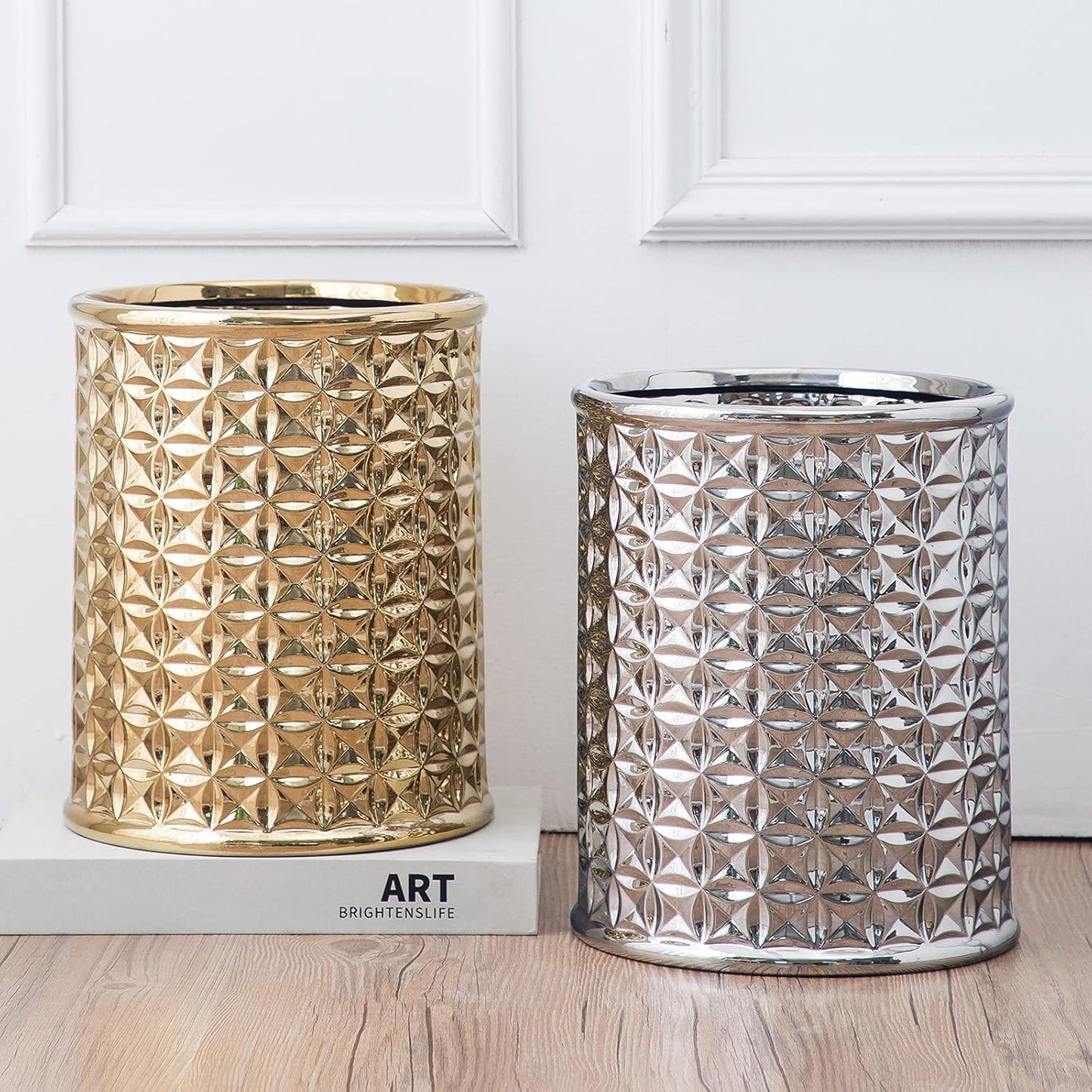 Gold Ceramic Trash Can - round Waste Bin for Bathroom Vanity & Kitchen Desk, Durable Small Garbage Can with Lid, Modern Home Office Decor, Space-Saving Design